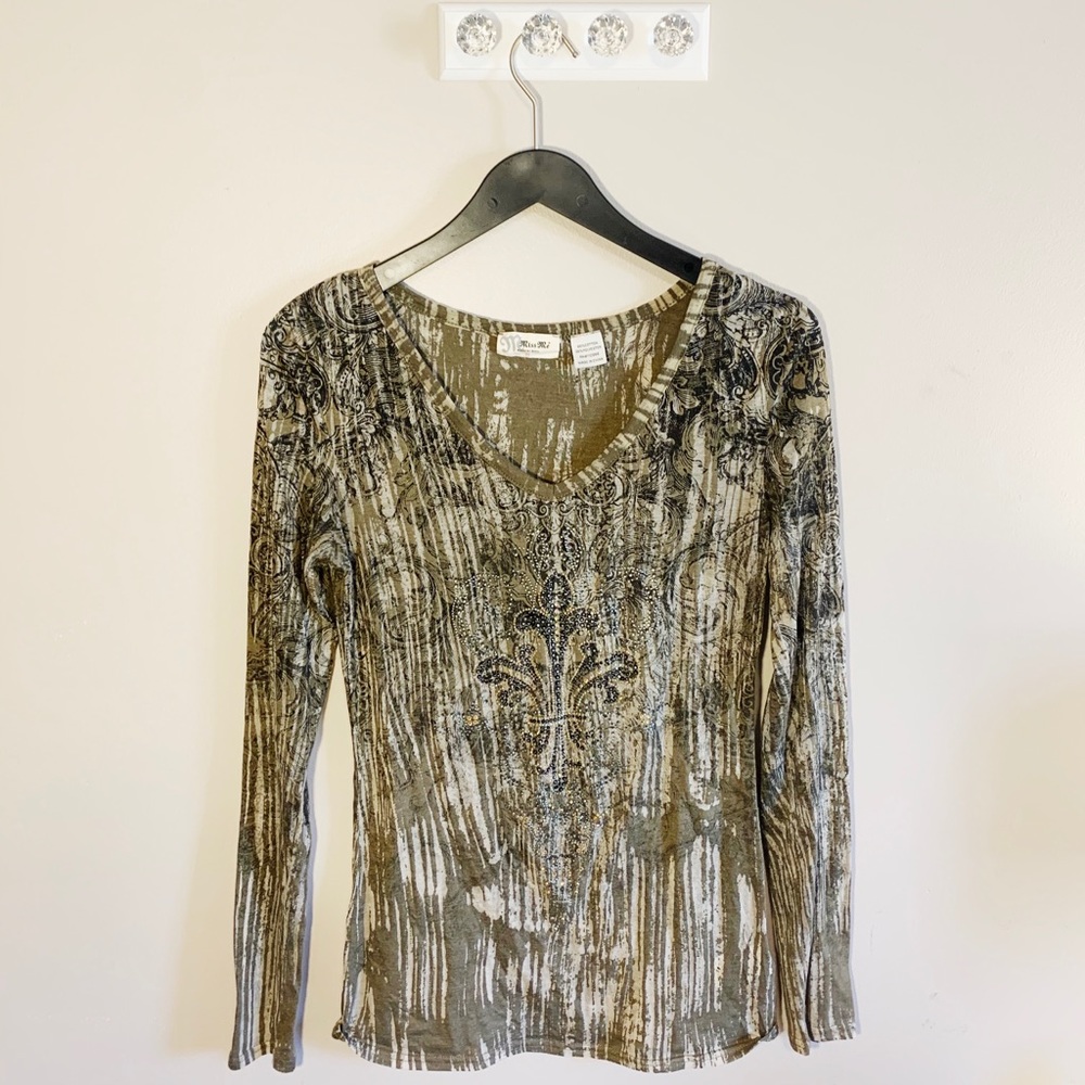 Miss Me long sleeve camo like shirt, size M